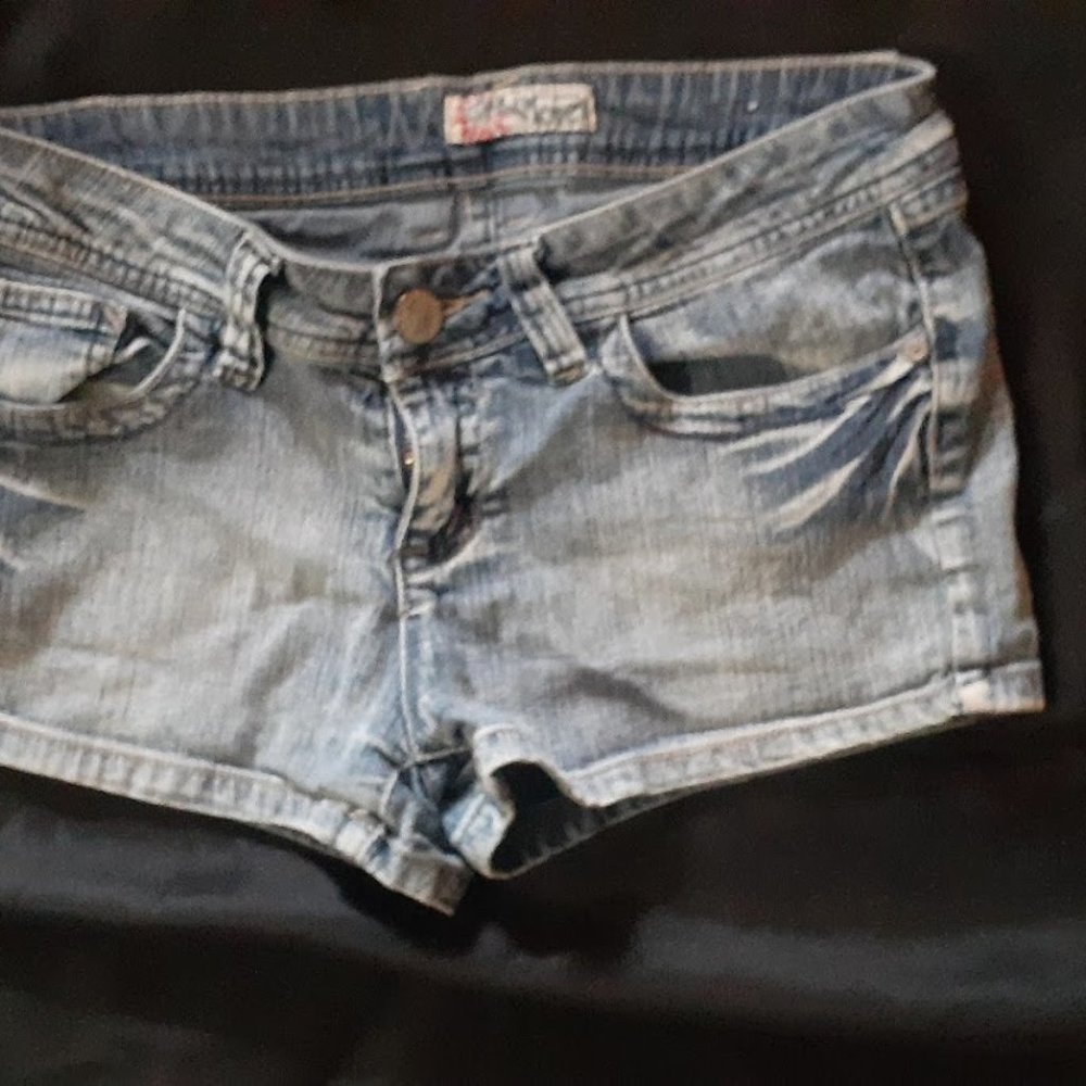 wall flower size 9 jean shorts